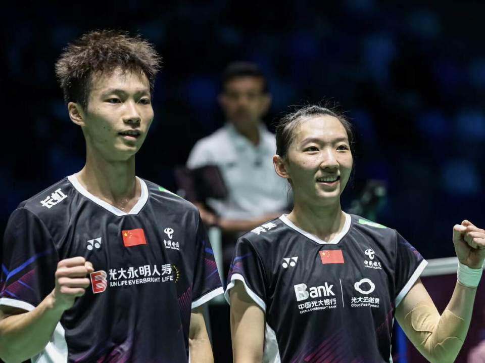 法国队险胜中国队,石宇奇带队取胜 法国队险胜中国队,石宇奇带队取胜