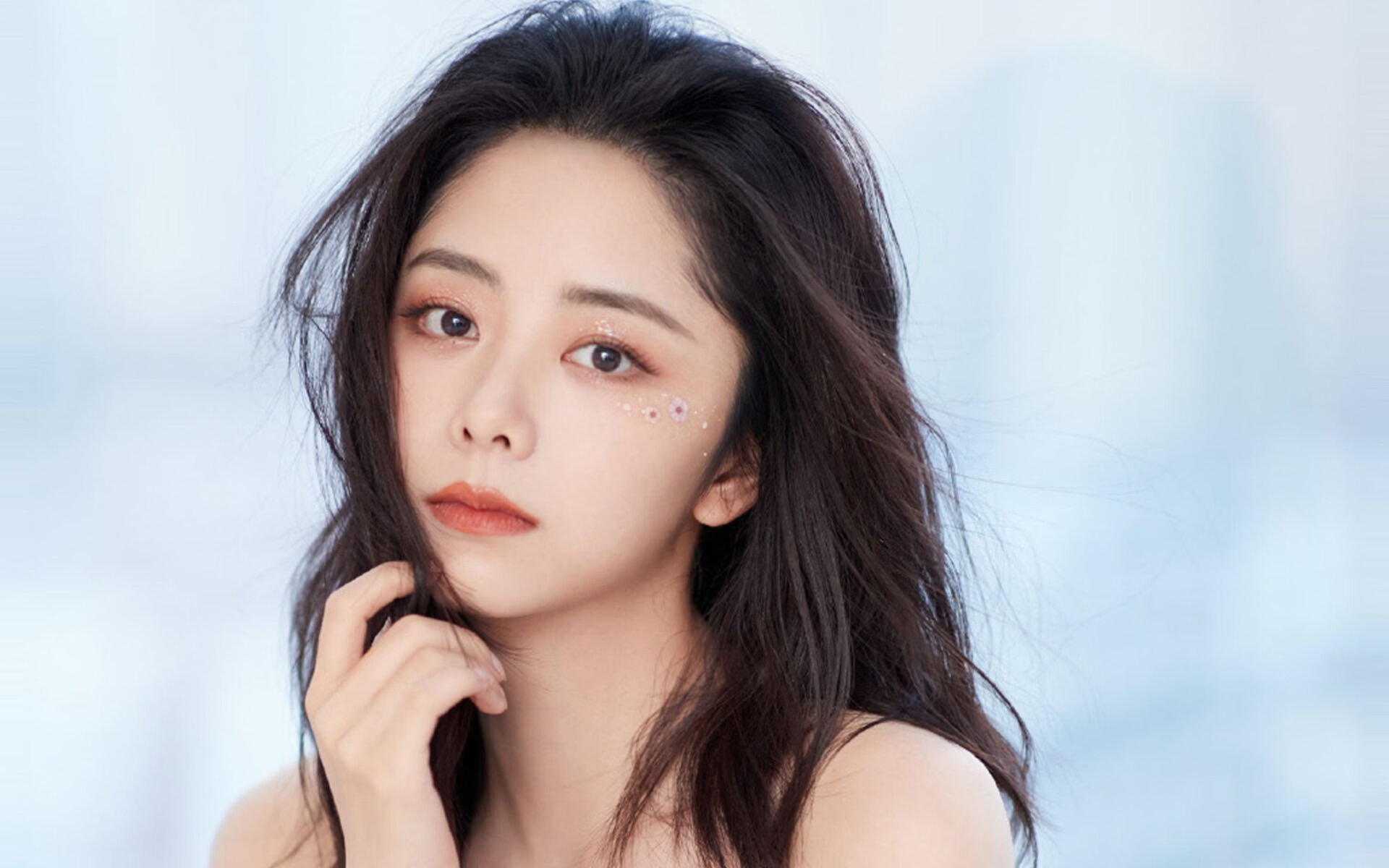 绿茵场上的强与弱，从帕尔默的璀璨到加纳的无声呐喊