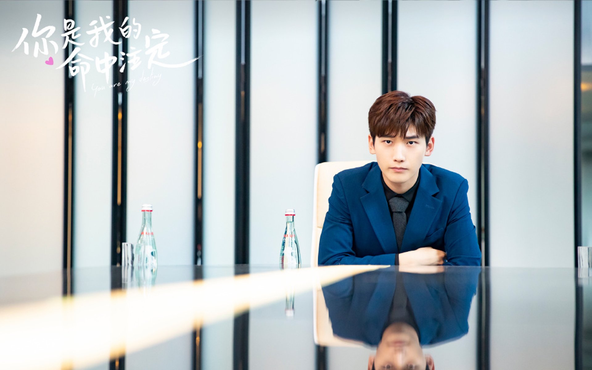 F1新赛季揭幕战之夜,莱万关键制胜点燃激情