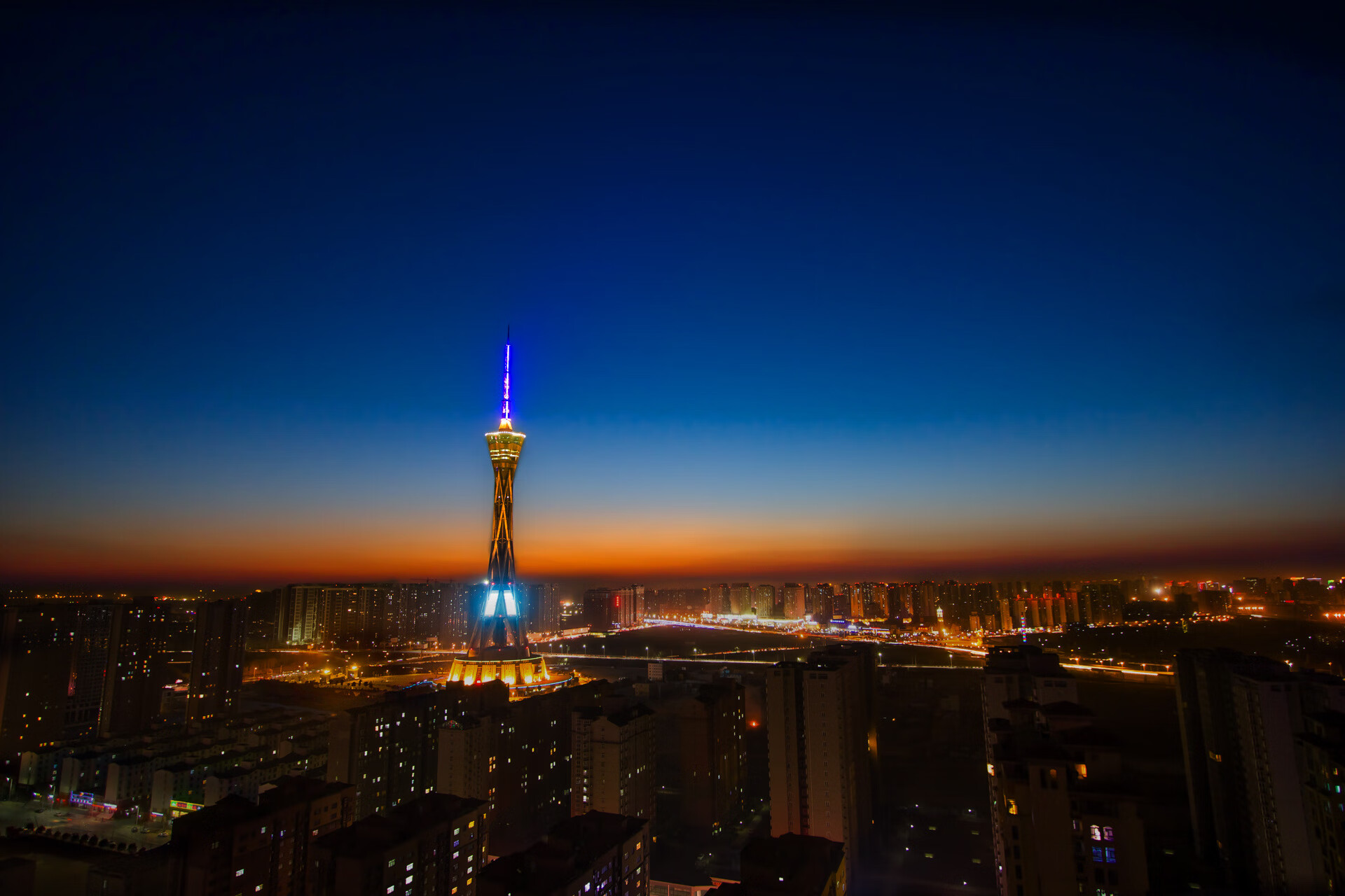 夜战封神，贝恩的铁血时刻，照亮巴黎奥运前路