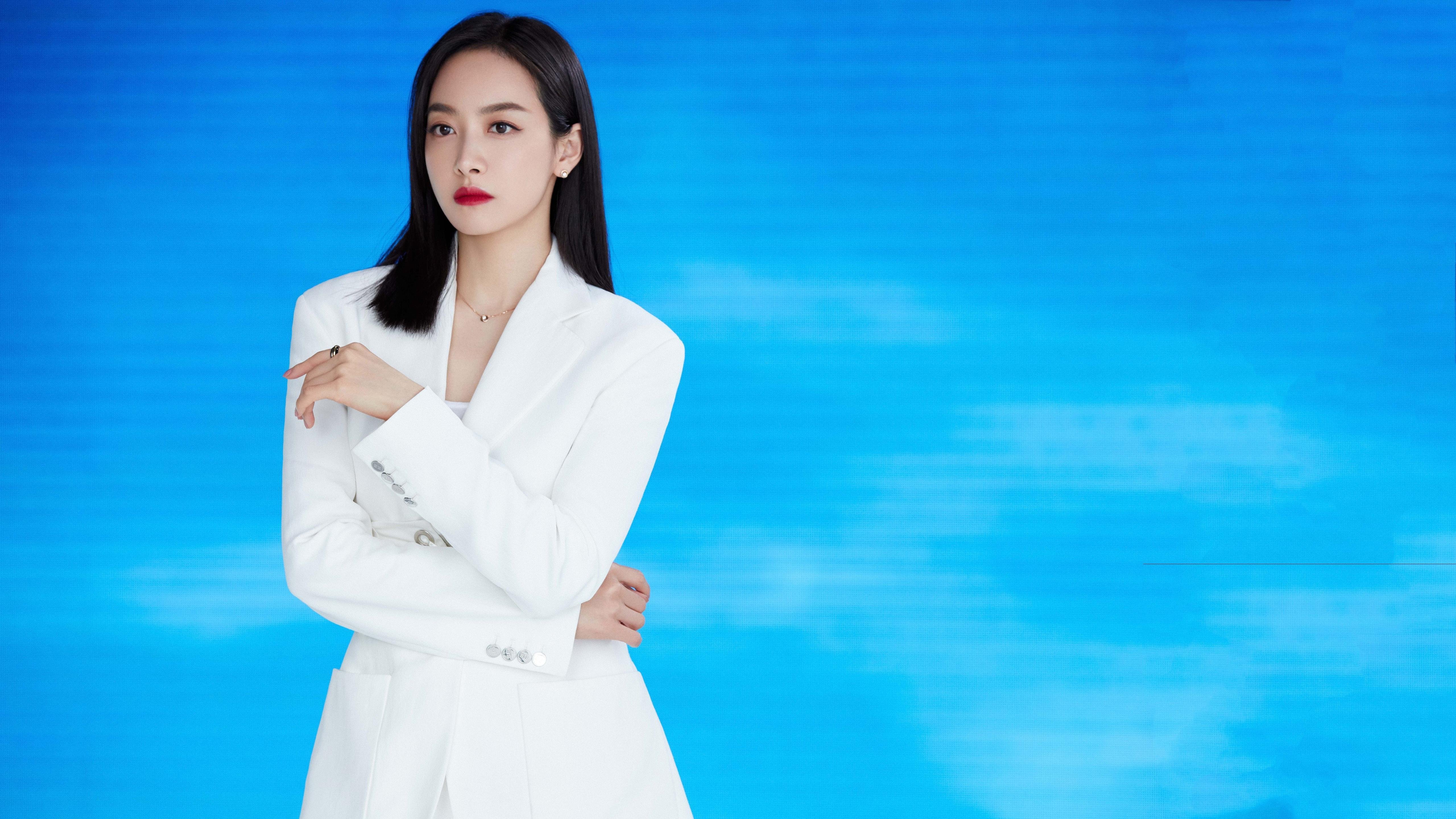 开云体育在线-秘鲁对阵雷恩，莱万持续制造杀伤，展现现代前锋的战术毁灭力